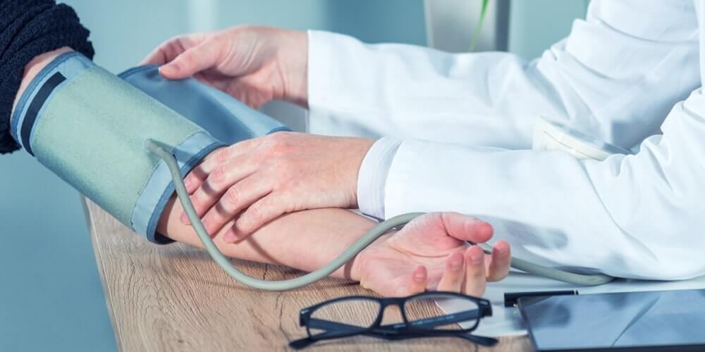 biztonságos szív-egészségügyi szűrések készülék magas vérnyomás ellen